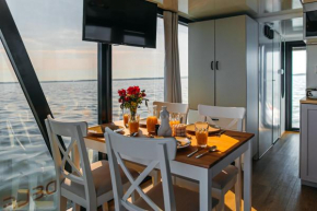 Yacht Hotel - Houseboat - pedal boat, motorboat FREE